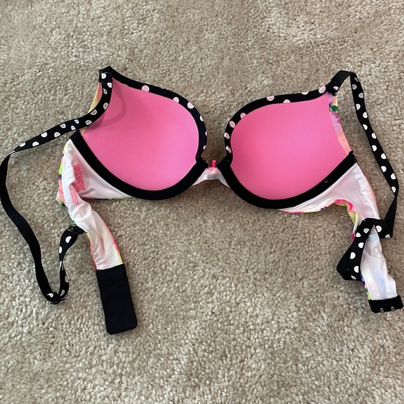 Pink bra - Picture 2 of 3